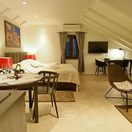 Apartman Royal *